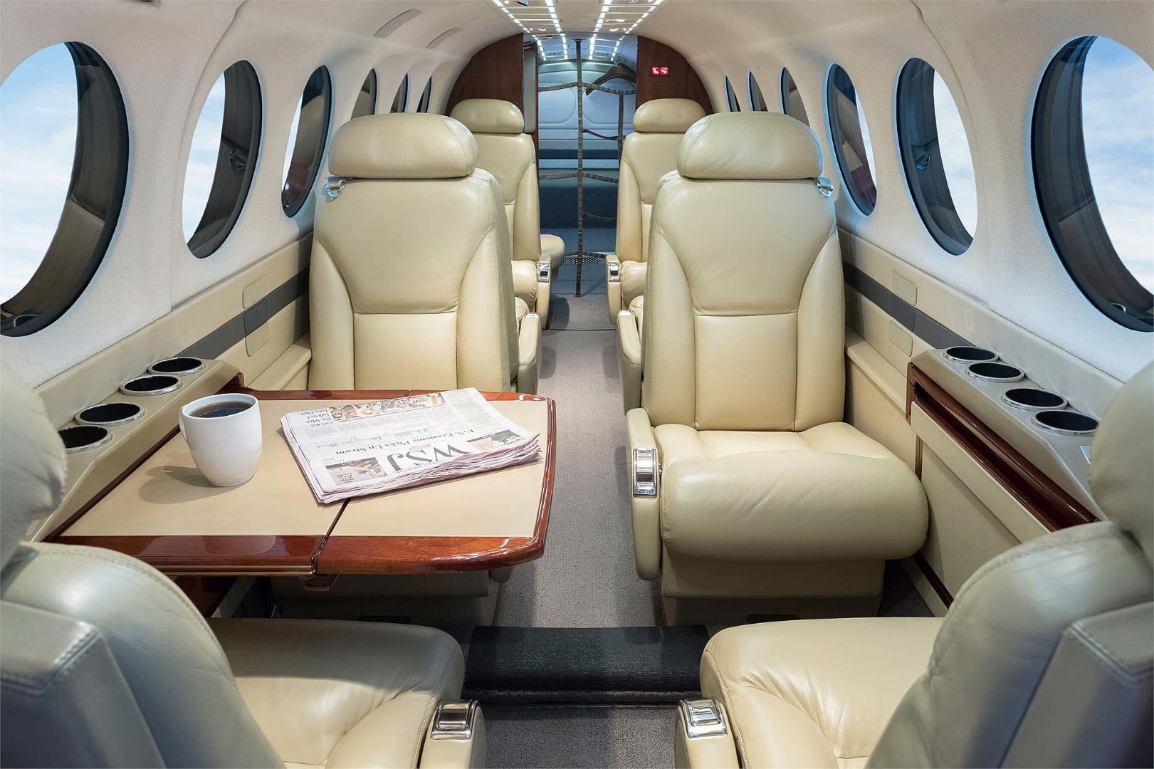 KING AIR 350 1.jpg